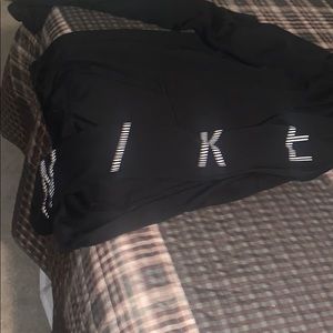 Nike black pullover hoodie 🖤